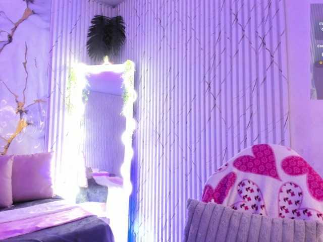 Naomy-tay1 live cam on BongaCams