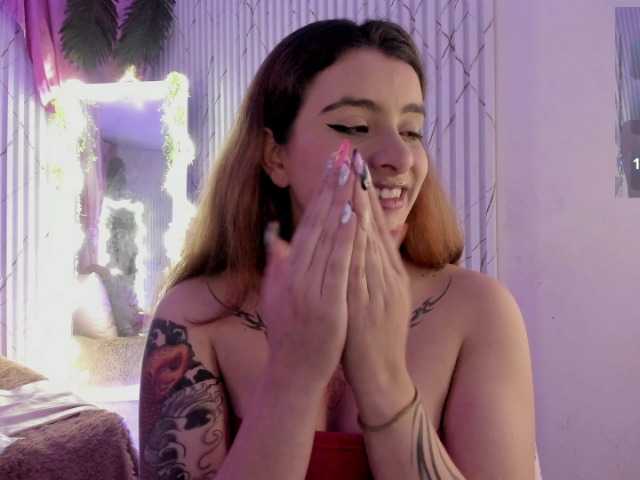 Naomy-tay1 live cam on BongaCams