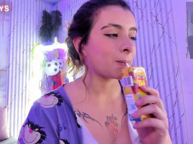Naomy-tay1 live cam on BongaCams