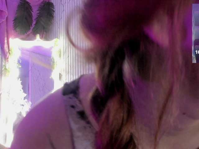 Naomy-tay1 live cam