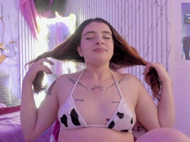 Naomy-tay1 live cam on BongaCams