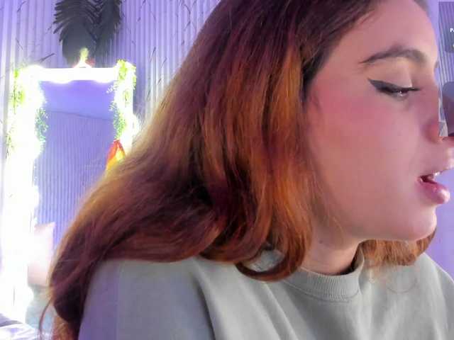Naomy-tay1 live cam on BongaCams