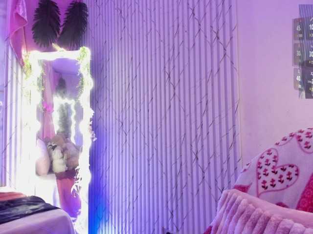 Naomy-tay1 live cam on BongaCams