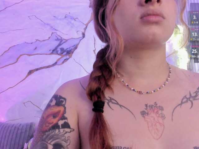 Naomy-tay1 live cam on BongaCams