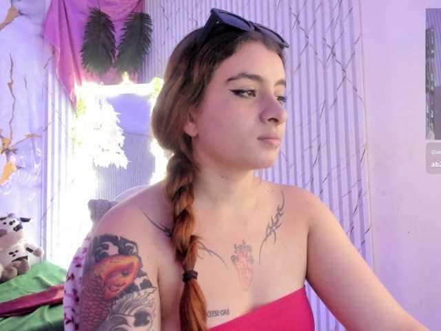 Naomy-tay1 live cam on BongaCams