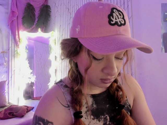Naomy-tay1 live cam