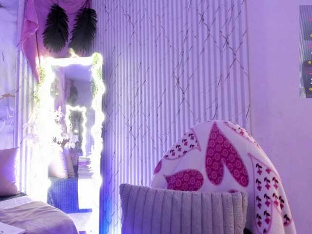 Naomy-tay1 live cam on BongaCams
