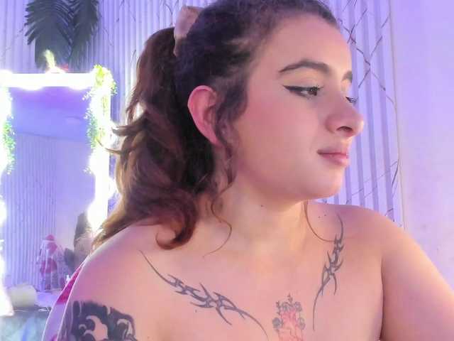 Naomy-tay1 live cam on BongaCams