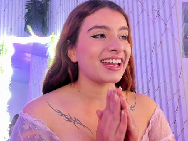 Naomy-tay1's BongaCams show and profile