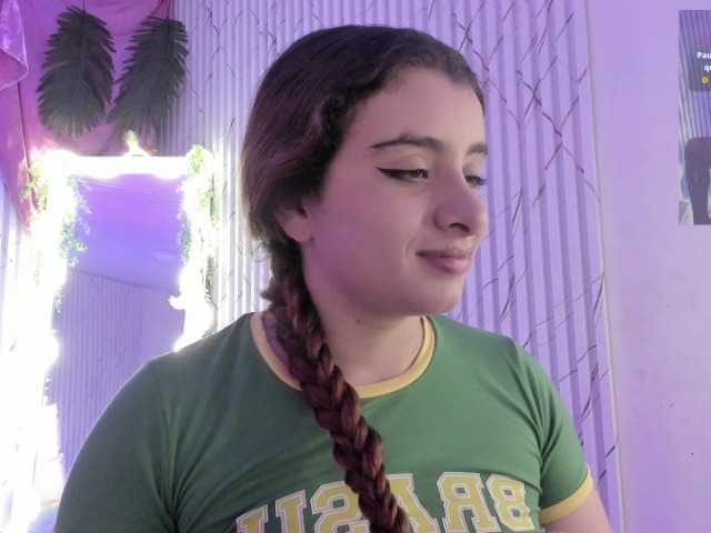 Naomy-tay1 live cam preview