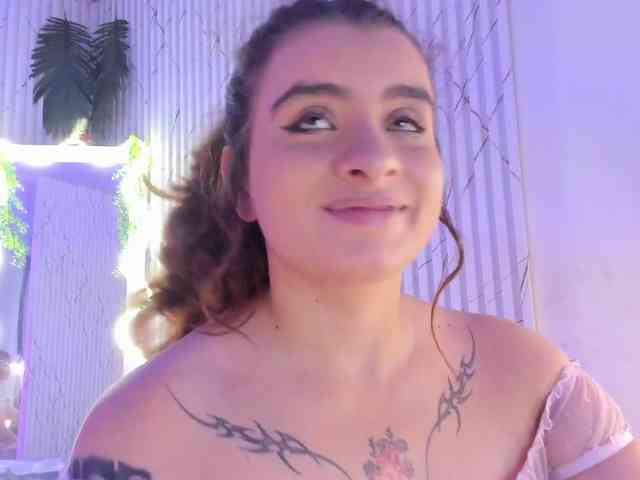 Naomy-tay1 webcam
