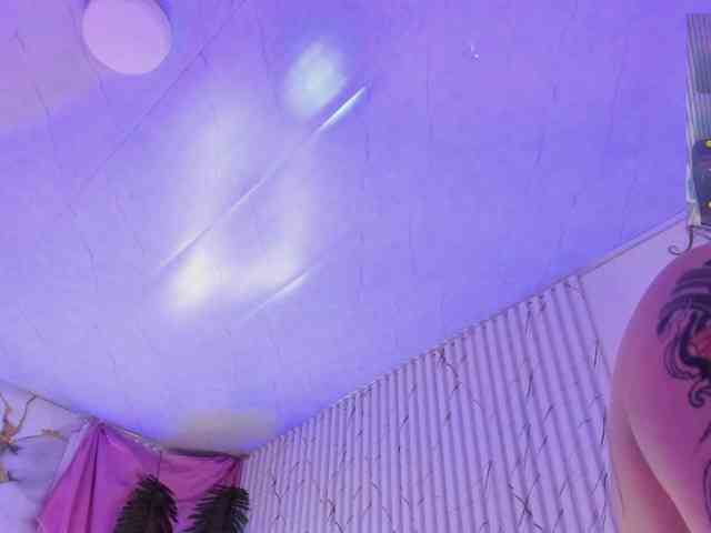 Naomy-tay1 webcam