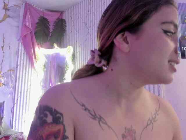 Naomy-tay1 webcam
