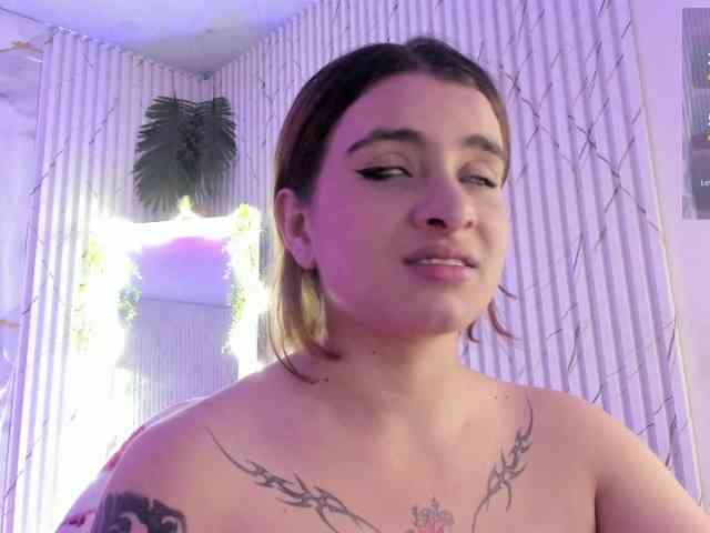 Naomy-tay1 webcam