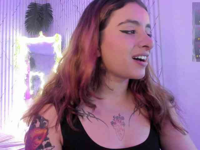 Naomy-tay1 webcam