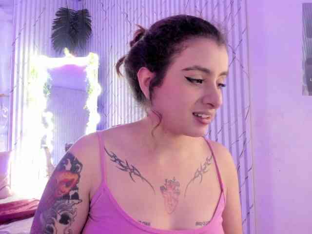 Naomy-tay1 webcam