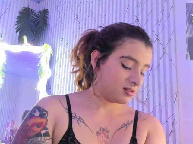Naomy-tay1 webcam