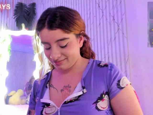 Naomy-tay1 webcam