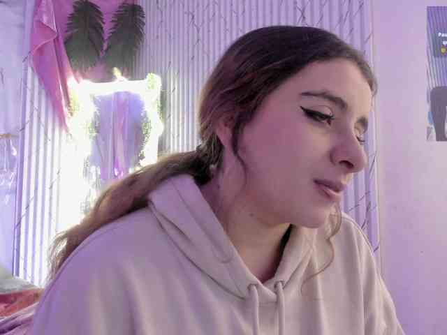 Naomy-tay1 webcam