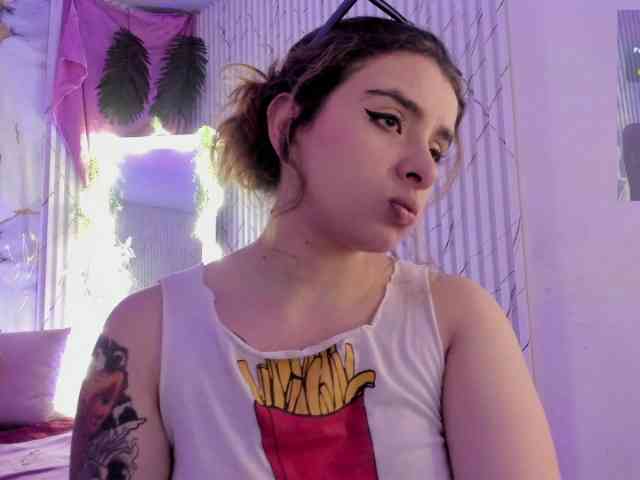 Naomy-tay1 webcam