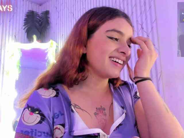 Model: Naomy-tay1