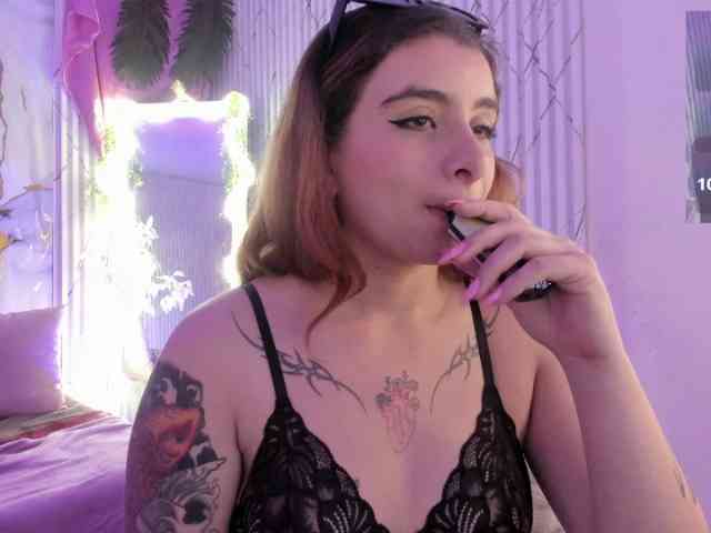 Naomy-tay1 webcam