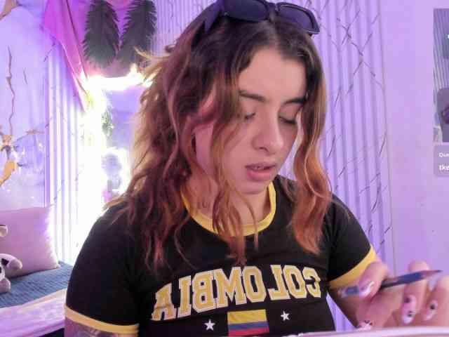 Naomy-tay1 webcam