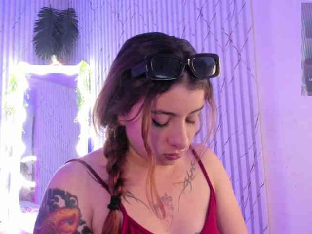 Naomy-tay1 webcam