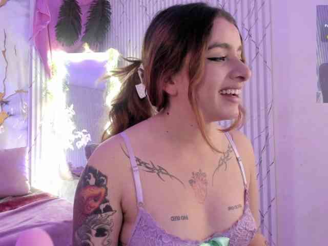 Naomy-tay1 webcam