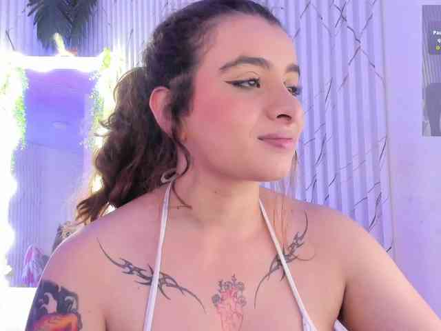 Naomy-tay1