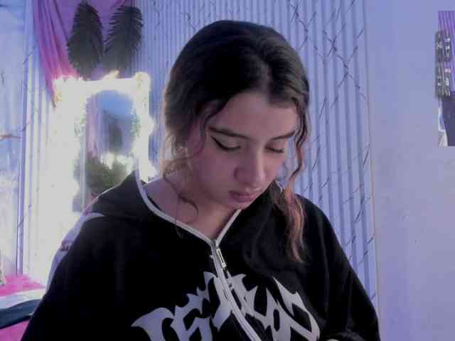 Naomy-tay1