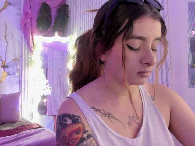 Naomy-tay1 webcam
