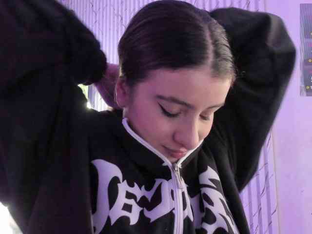 Naomy-tay1 webcam