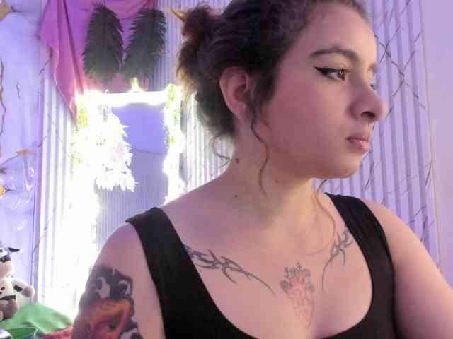 Naomy-tay1 webcam