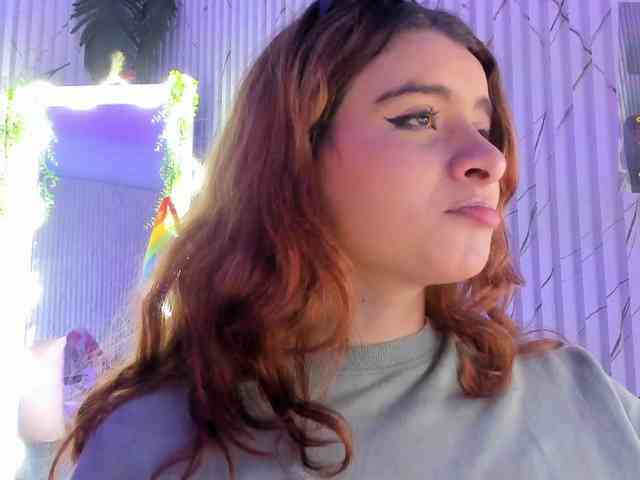 Naomy-tay1 webcam