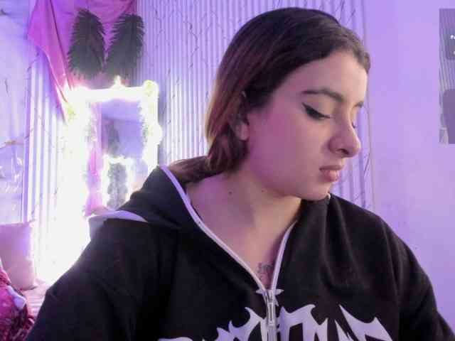 Naomy-tay1 webcam