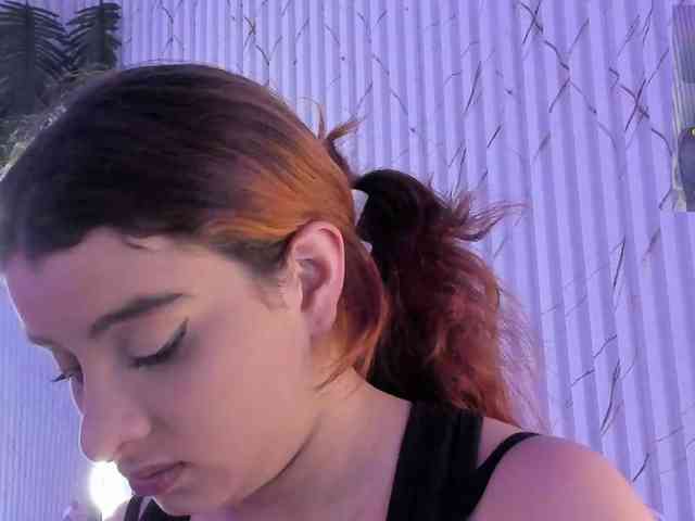Naomy-tay1 webcam