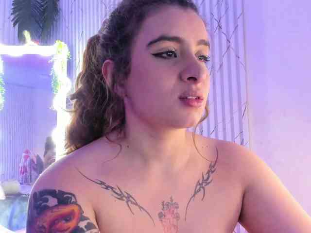 Naomy-tay1 webcam