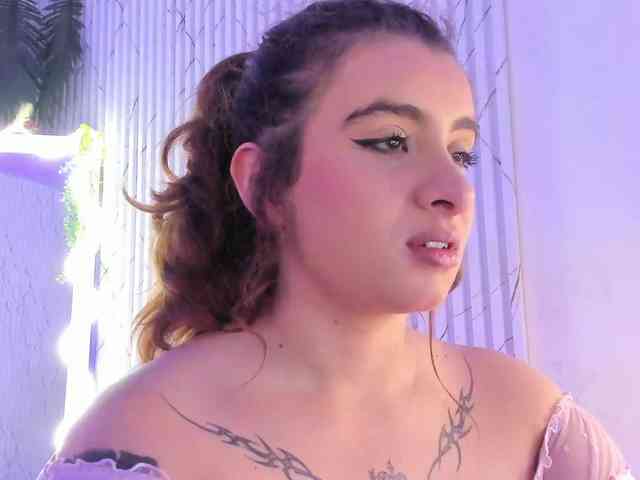Naomy-tay1 webcam