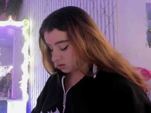 Naomy-tay1 Naomy-tay1