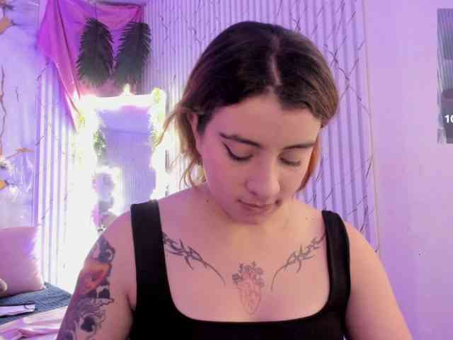 Naomy-tay1 webcam