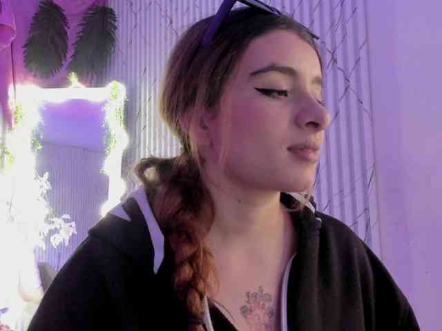Naomy-tay1 webcam