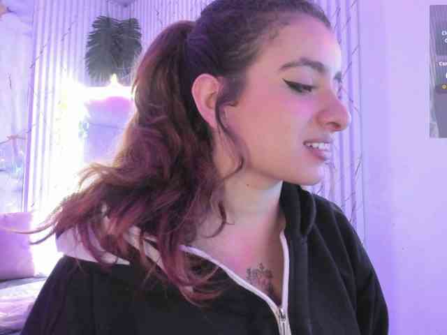 Naomy-tay1 webcam