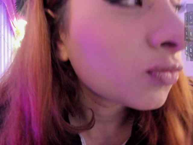 Naomy-tay1 webcam