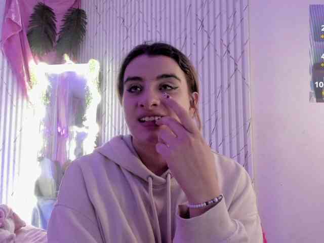 Naomy-tay1 webcam