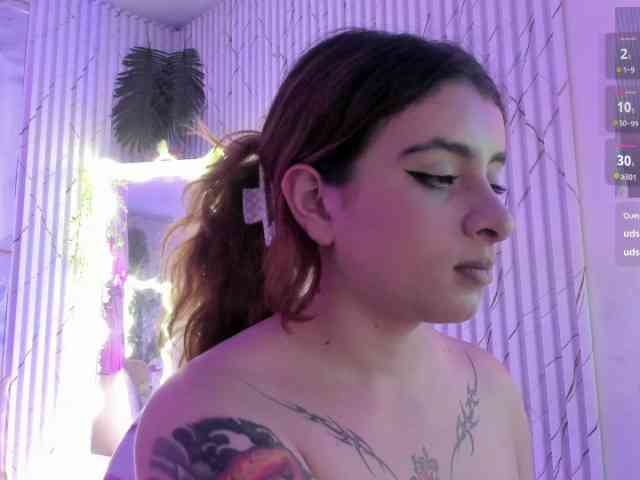 Naomy-tay1 webcam