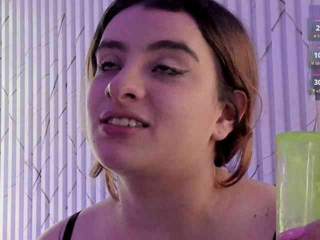 Naomy-tay1 webcam