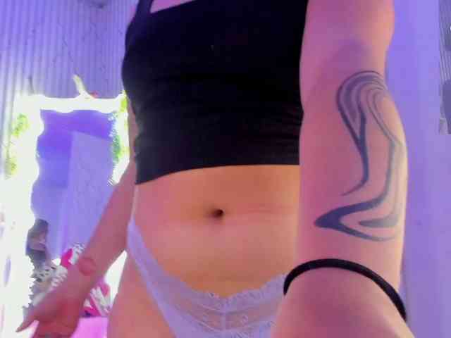 Naomy-tay1 webcam
