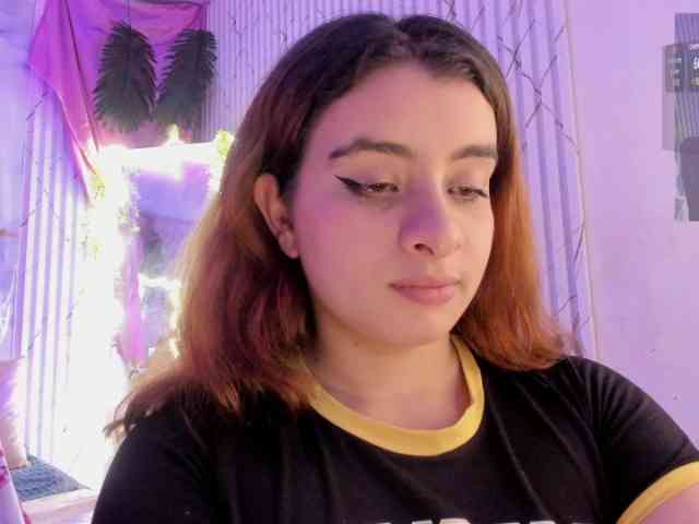 Naomy-tay1 webcam