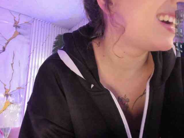Naomy-tay1 webcam